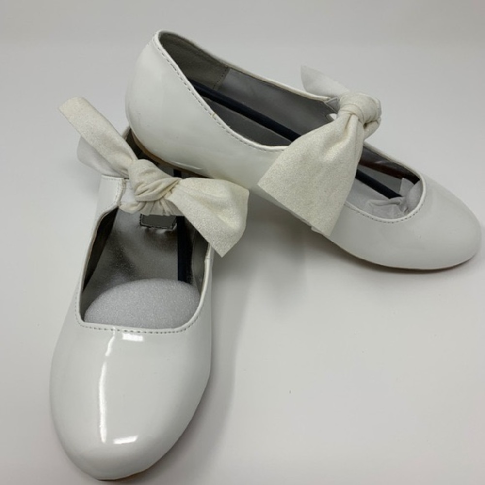 NWOB Kenneth Cole Flower Girl or Communion Shoes